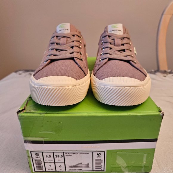 NIB Cariuma Sneakers - Picture 13 of 13